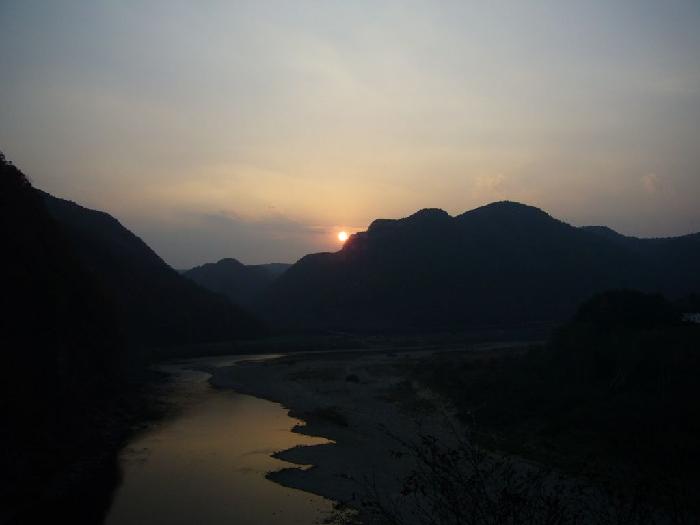 Ŭ���ϸ� ���� �������� �̹����� ���Ǽ� �ֽ��ϴ�.