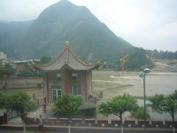 Ŭ���ϸ� ���� �������� �̹����� ���Ǽ� �ֽ��ϴ�.