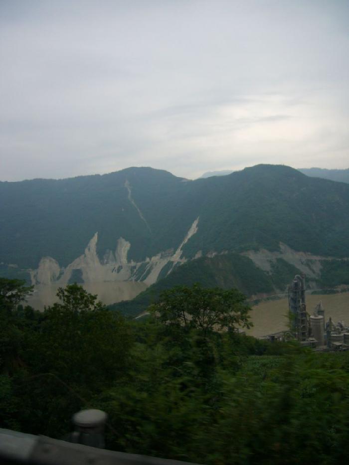 Ŭ���ϸ� ���� �������� �̹����� ���Ǽ� �ֽ��ϴ�.