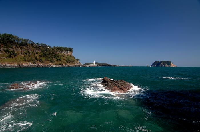 Ŭ���ϸ� ���� �������� �̹����� ���Ǽ� �ֽ��ϴ�.